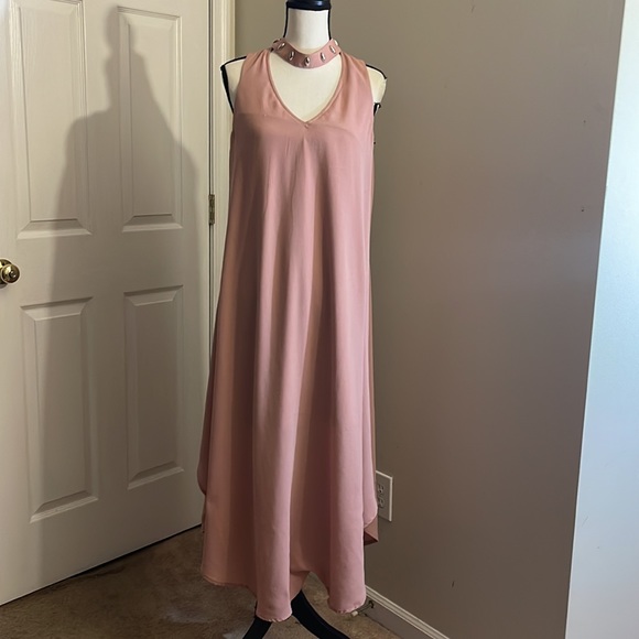 Wrapper halter Dress - Picture 2 of 5